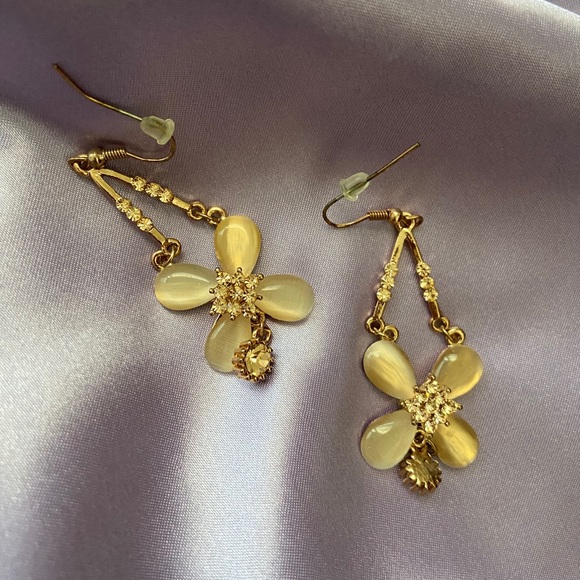 Flowers Rhinestone Panel Earrings - Picture 6 of 8